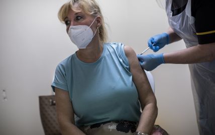 Понад 62 тис. українців вакцинувалися від COVID і 270 тис. стали до черги: чому люди не поспішають на щеплення