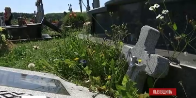 На Львівщині за одну ніч розтрощили майже півтори сотні надгробків на цвинтарі