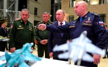 Російський генерал, який керує бомбардуванням України, давив танками людей під час путчу ГКЧП