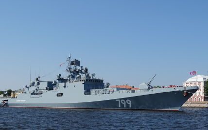 Вірогідність ракетних ударів підвищується: з Севастополя йде один з новітніх кораблів Чорноморського флоту