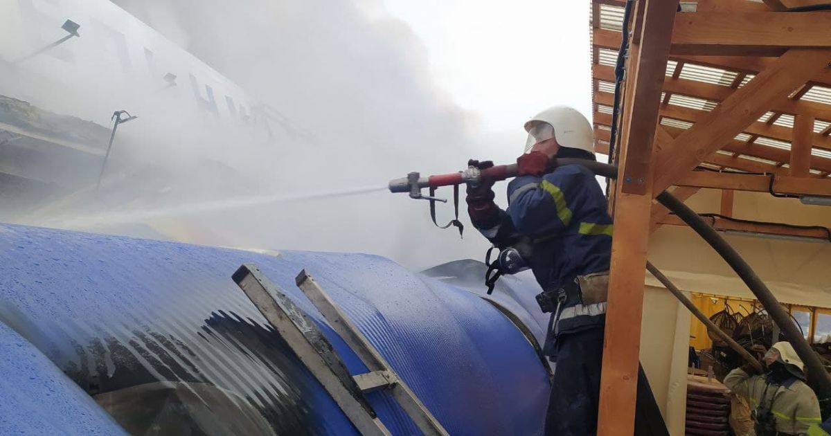 пожежа в епіцентрі у первомайську_3 / © ГСЧС