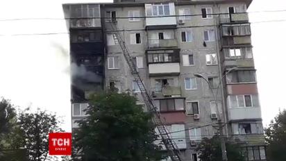 В Киеве горит жилая многоэтажка