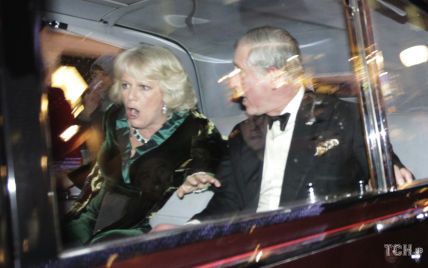 Відбулися переляком: як на автомобіль принца Чарльза та Камілли напали в центрі Лондона