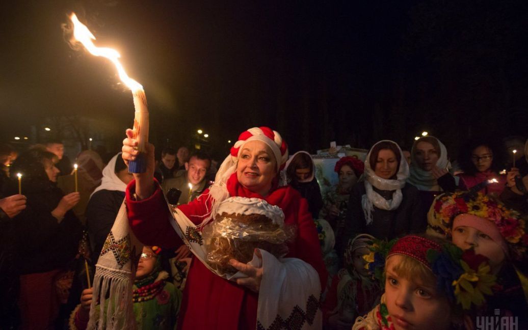 Зустріч Благодатного вогню з Єрусалима у Володимирському соборі УПЦ Київського патріархату / © УНІАН