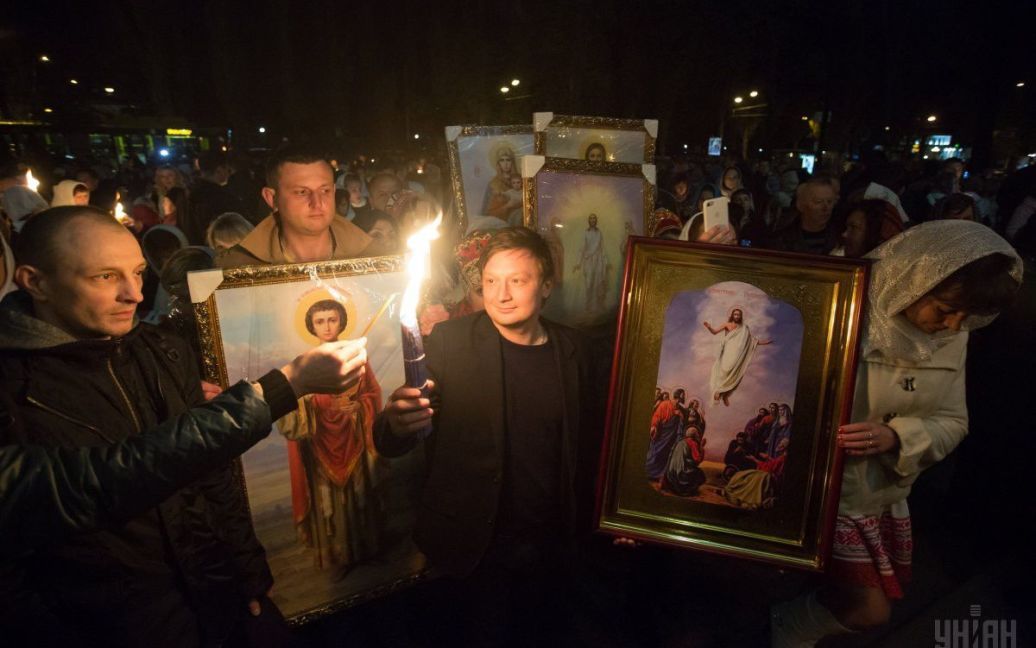 Зустріч Благодатного вогню з Єрусалима у Володимирському соборі УПЦ Київського патріархату / © УНІАН