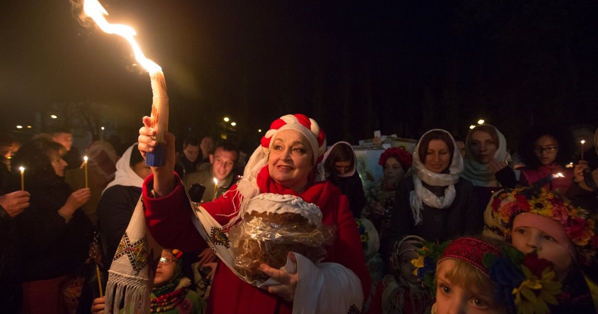 Зустріч Благодатного вогню з Єрусалима у Володимирському соборі УПЦ Київського патріархату / © УНІАН