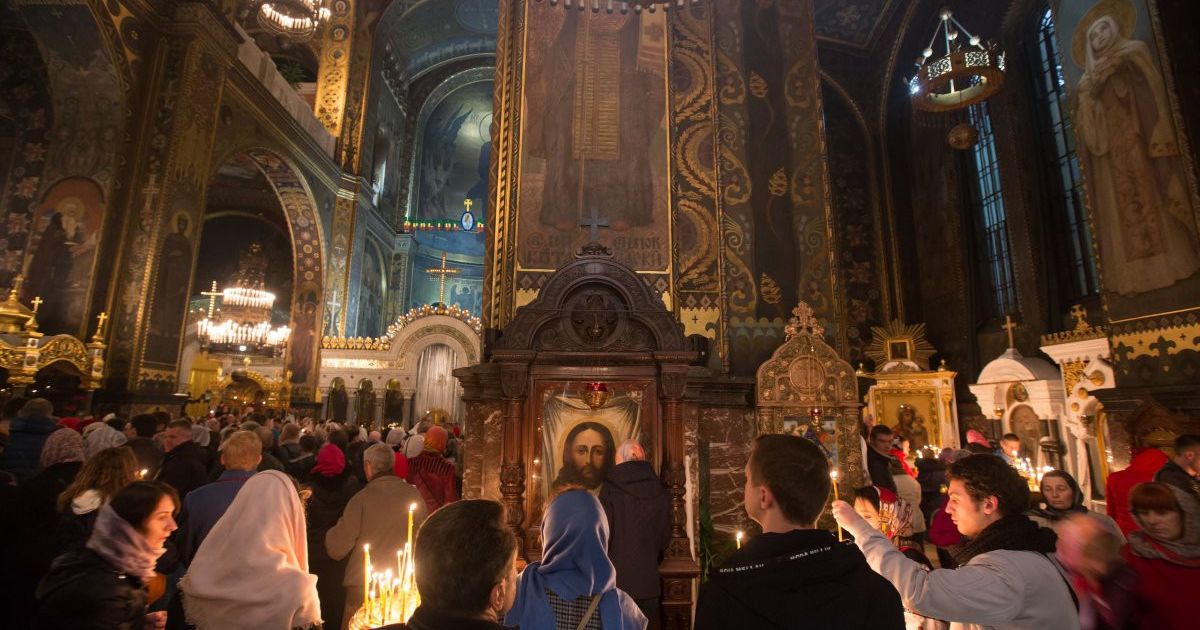 Зустріч Благодатного вогню з Єрусалима у Володимирському соборі УПЦ Київського патріархату / © УНІАН