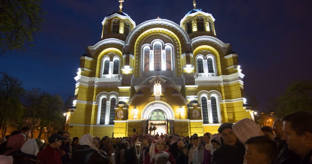 Зустріч Благодатного вогню з Єрусалима у Володимирському соборі УПЦ Київського патріархату / © УНІАН