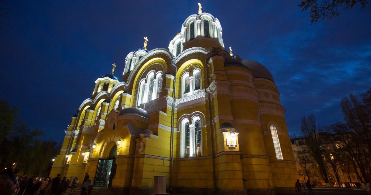 Зустріч Благодатного вогню з Єрусалима у Володимирському соборі УПЦ Київського патріархату / © УНІАН