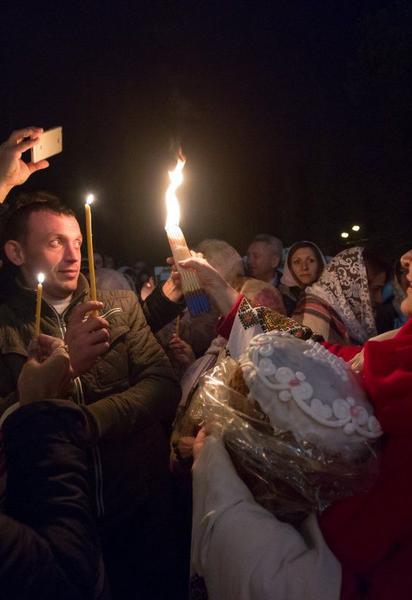 Зустріч Благодатного вогню з Єрусалима у Володимирському соборі УПЦ Київського патріархату