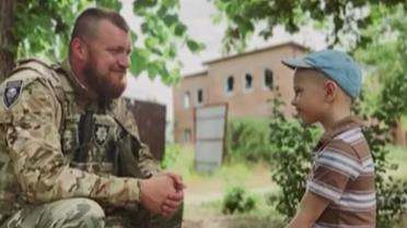 Что такое Родина: 7-летний Руслан во время эвакуации из-под Волчанска растрогал полицейских