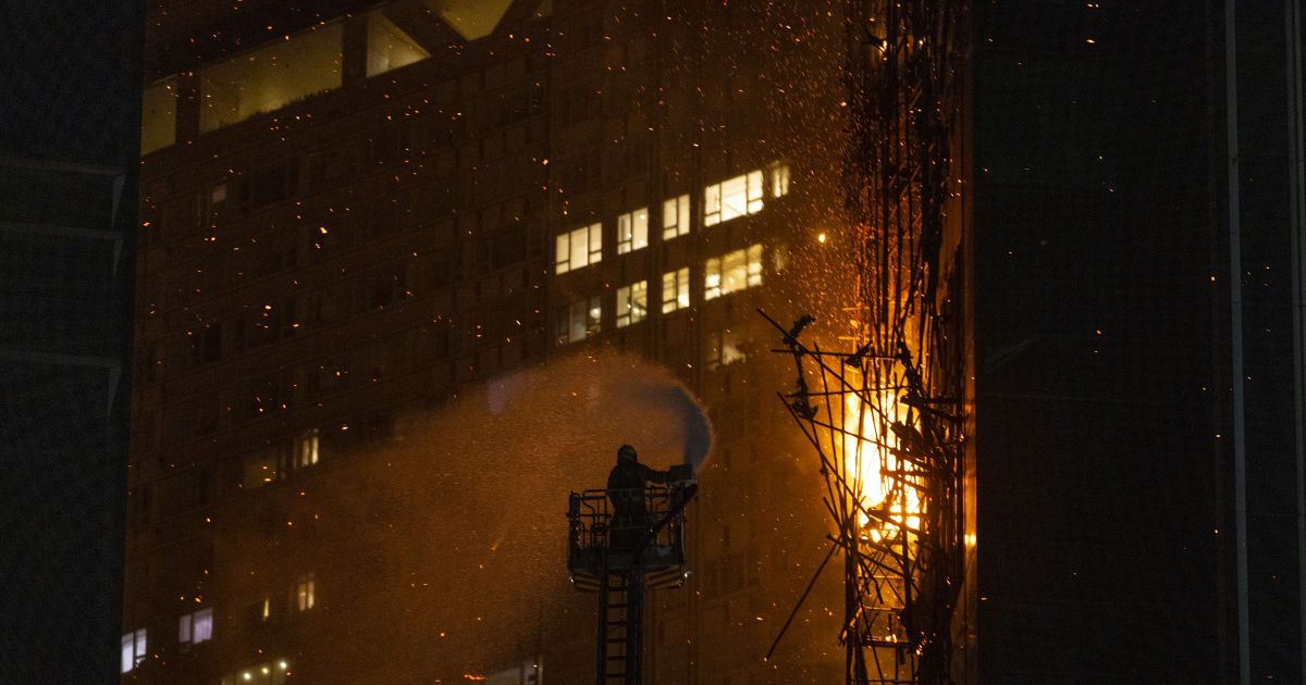У Гонконгу всю ніч палав Хмарочос
