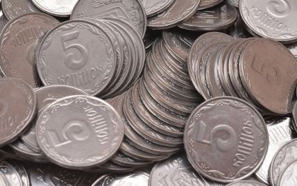 У Вінниці учні збирають монети номіналом 5 та 25 копійок, щоб потім здати їх в банк та допомогти хворим дітям