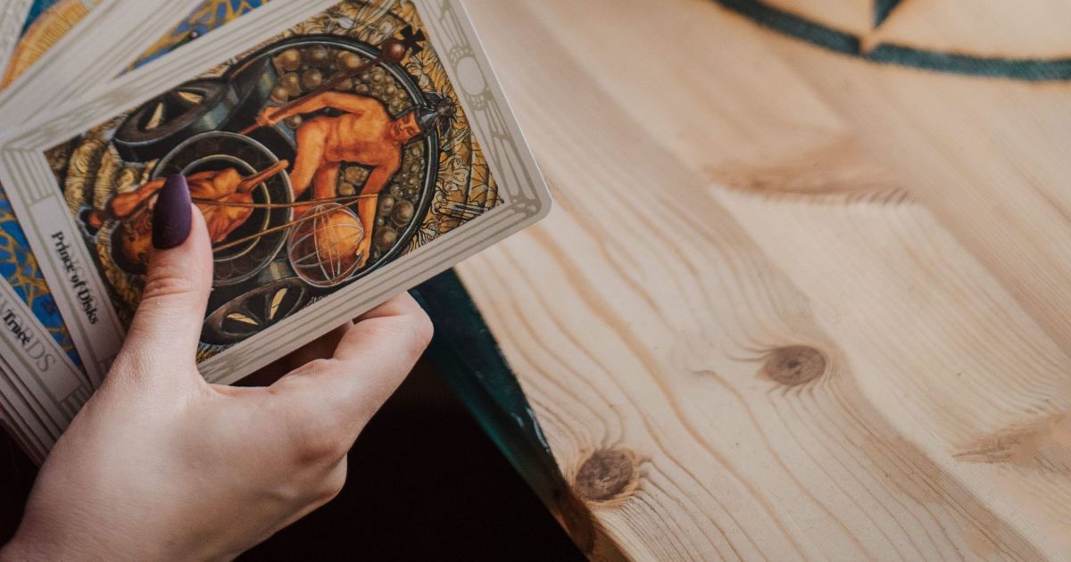 Гороскоп на 21 декабря для всех знаков зодиака по картам Таро