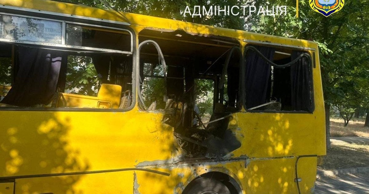 Росія обстріляла маршрутку в Херсоні