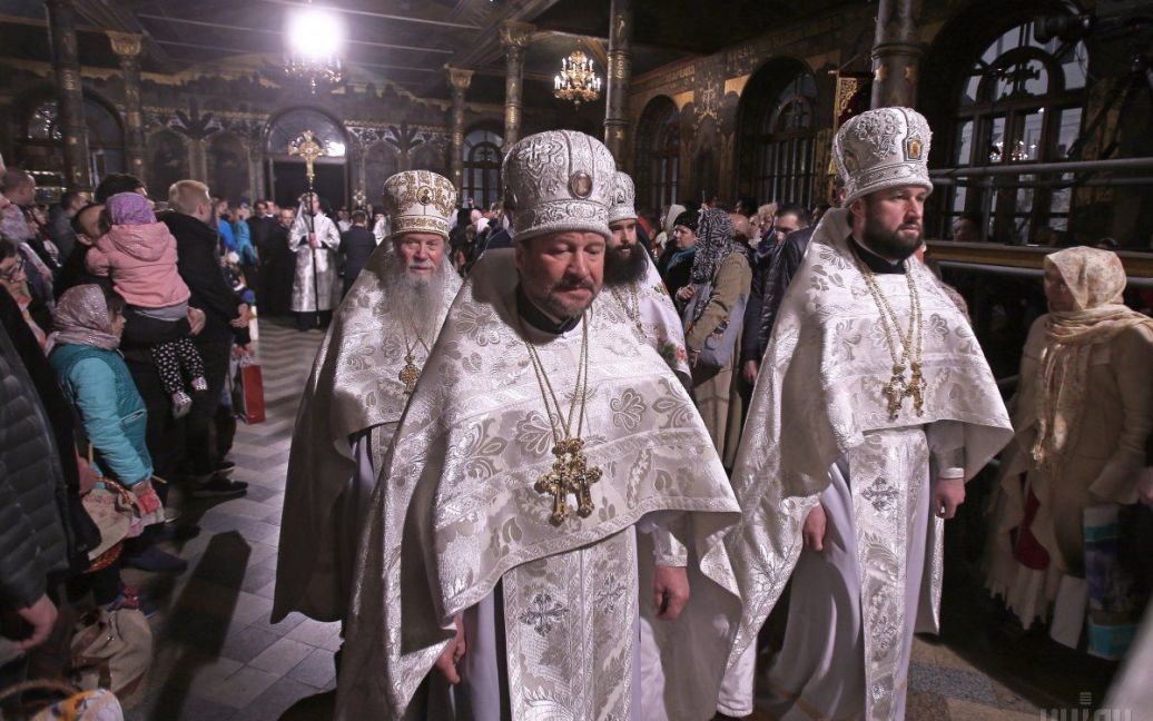 Зустріч Благодатного вогню з Єрусалима у Києво-Печерській Лаврі УПЦ Московського патріархату / © УНІАН