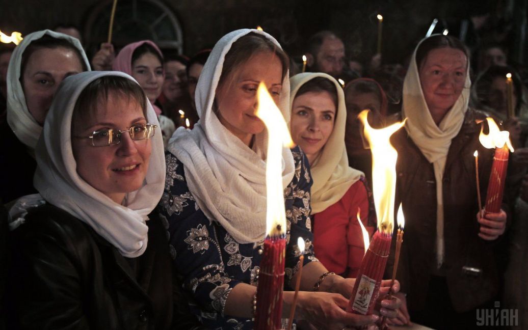 Зустріч Благодатного вогню з Єрусалима у Києво-Печерській Лаврі УПЦ Московського патріархату / © УНІАН