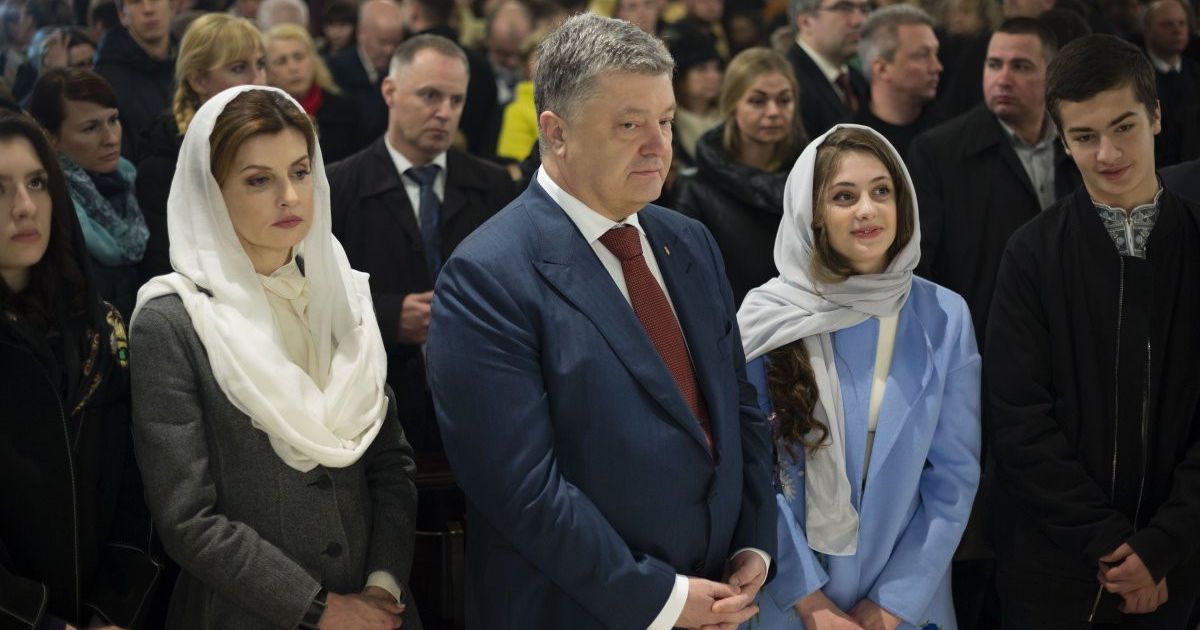 Петро Порошенко на Великодніх службах_4 / © Сайт президента України