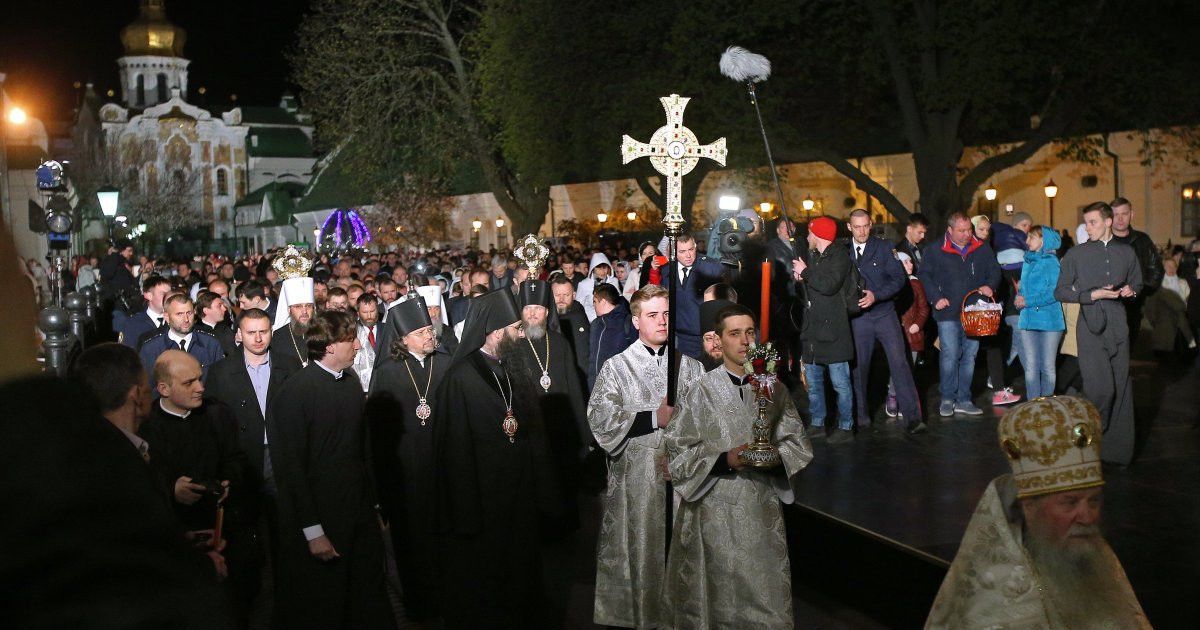 Зустріч Благодатного вогню з Єрусалима у Києво-Печерській Лаврі УПЦ Московського патріархату / © УНІАН