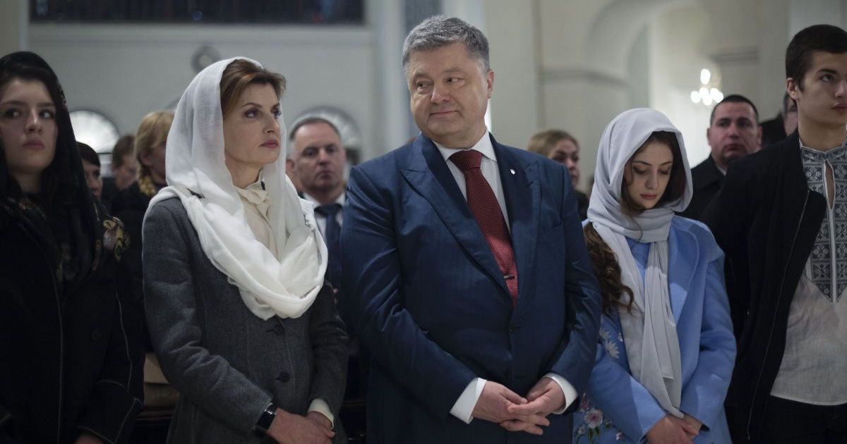 Петро Порошенко на Великодніх службах_2 / © Сайт президента України