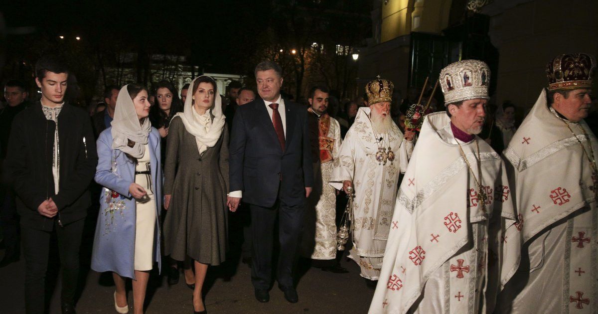 Петро Порошенко на Великодніх службах_15 / © Сайт президента України