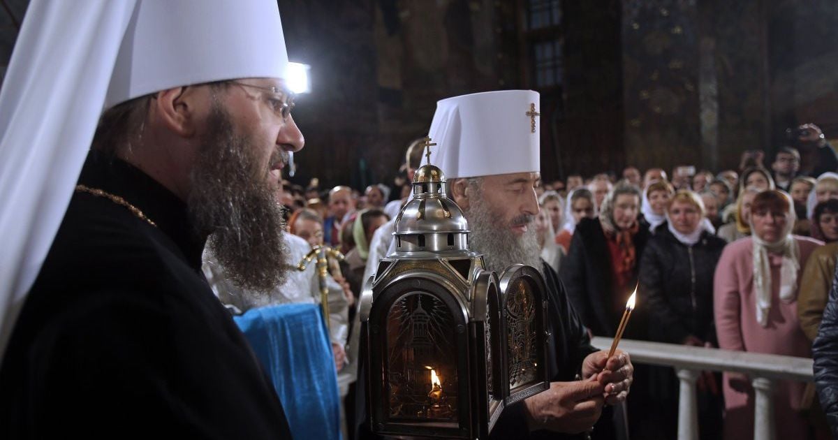 Зустріч Благодатного вогню з Єрусалима у Києво-Печерській Лаврі УПЦ Московського патріархату / © УНІАН