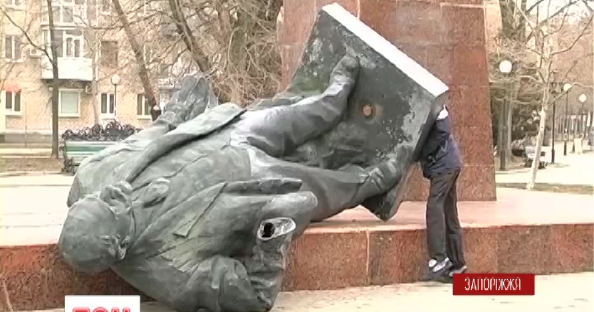 Ленінопад в Україні триває