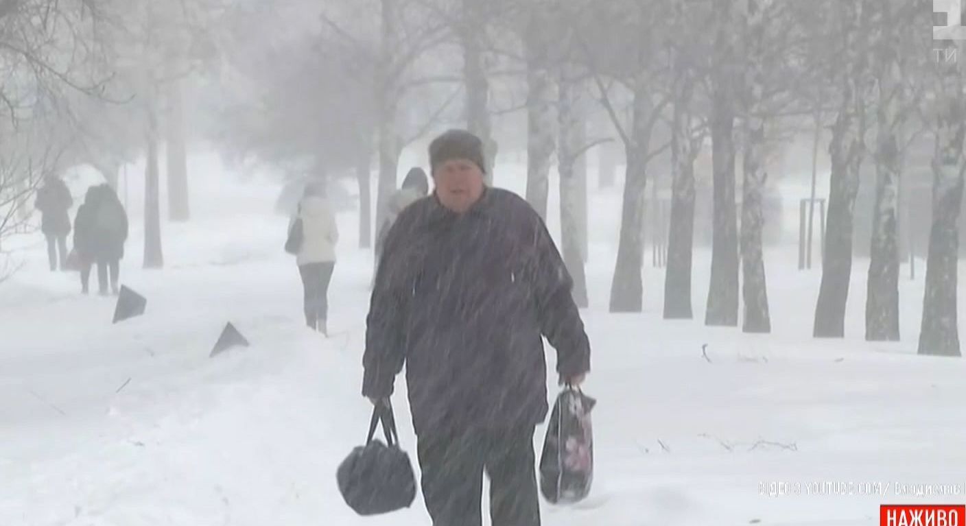 Лютый март: половину Украины продолжает засыпать снегом