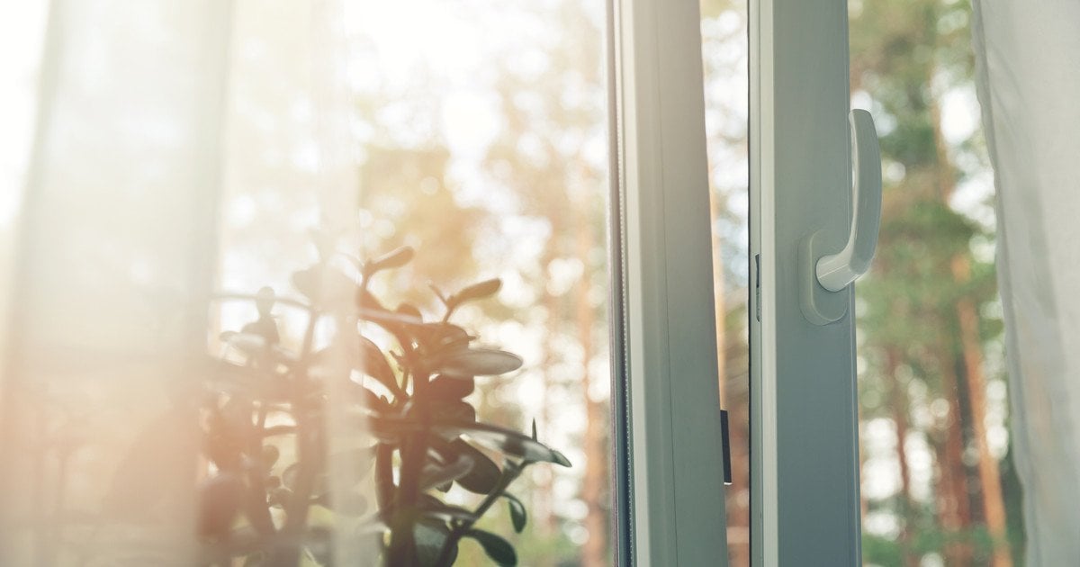 Открытое окно