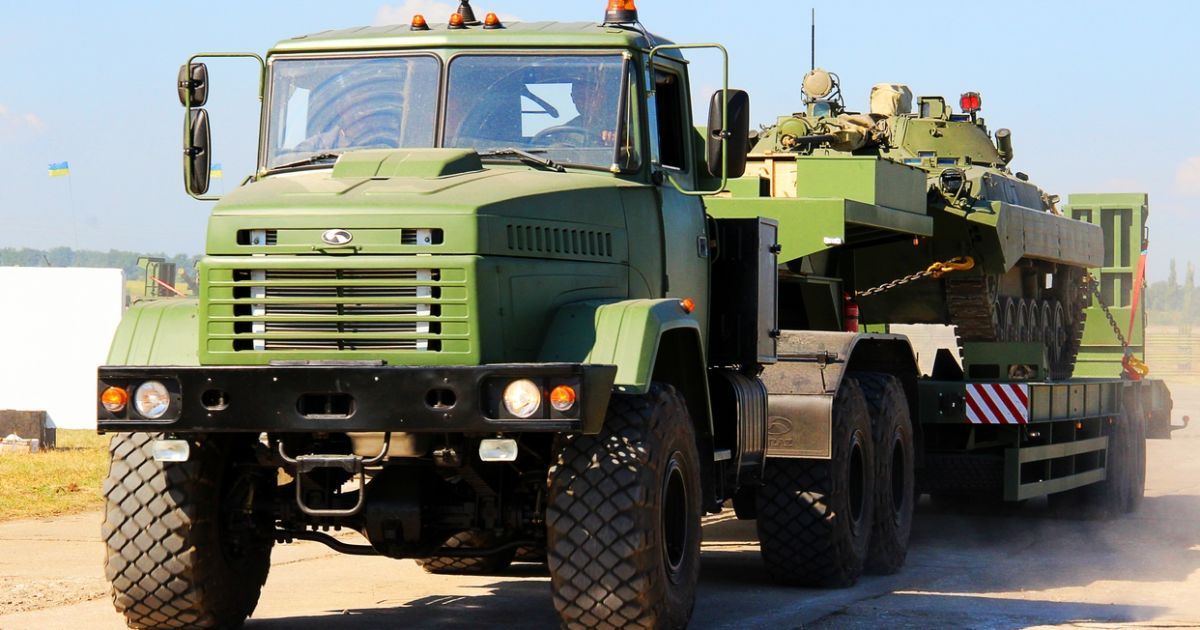 Во время подготовки к торжествам на военном аэродроме в Чугуеве / © Министерство обороны Украины
