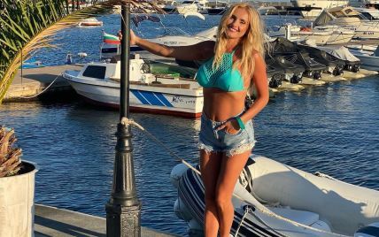 Ирина Федишин в мини-шортиках и голубом бикини показала, куда поехала в отпуск
