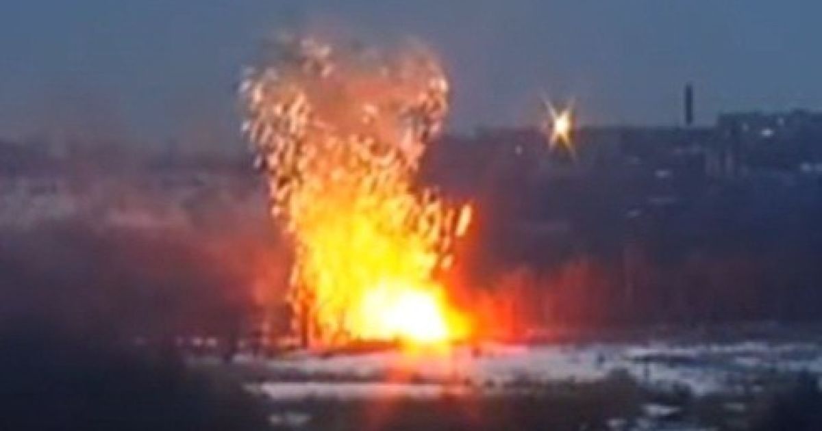 В Сети появилось видео, как украинский офицер одним выстрелом из ПТРК уничтожил БМП боевиков
