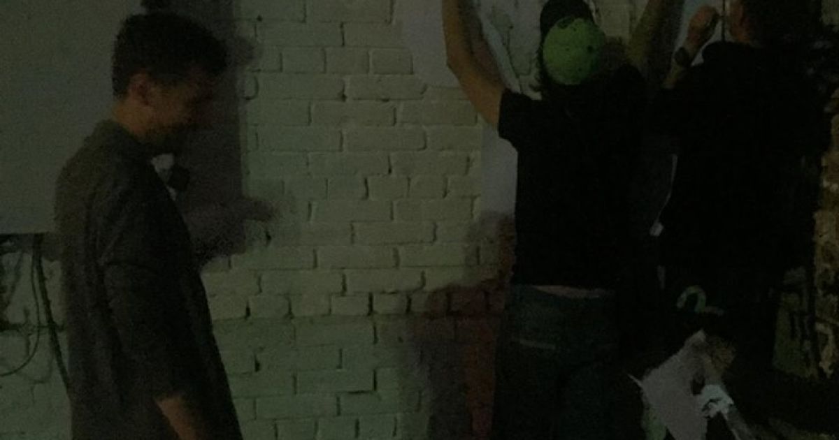 Малювання графіті Бенксі у Києві_5 / © Facebook/Yabloko ideas studio