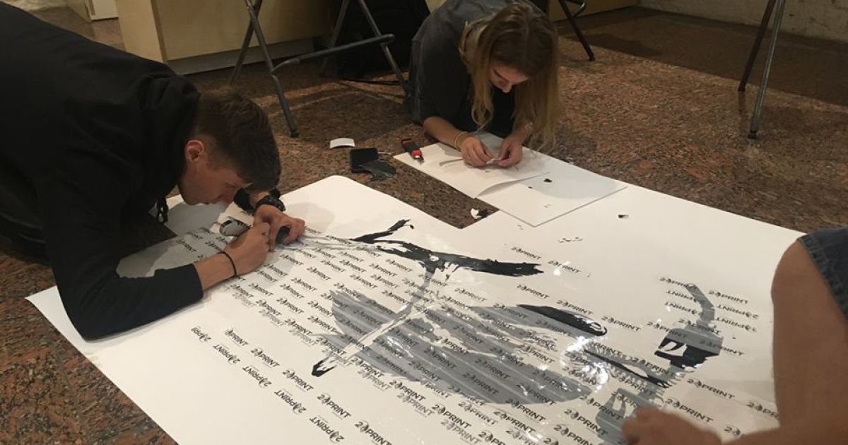 Малювання графіті Бенксі у Києві_7 / © Facebook/Yabloko ideas studio