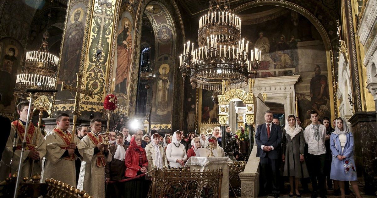 Петро Порошенко на Великодніх службах_20 / © Сайт президента України