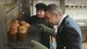 Приобщился к таинству. Кличко показал собственноручно испеченную пасху и поздравил с Пасхой