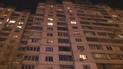 В Москве из окна многоэтажки выпала мать с сыном и дочерью: двое из них погибли