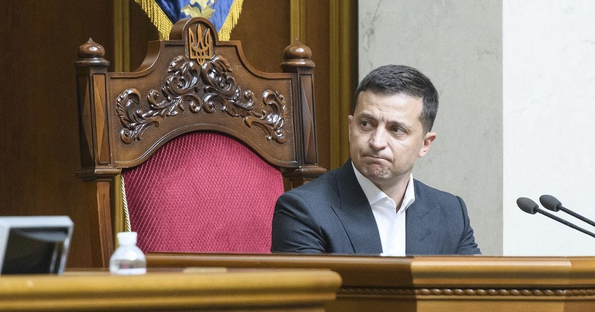 Зеленський звільнив 16 керівників районів на Дніпропетровщині