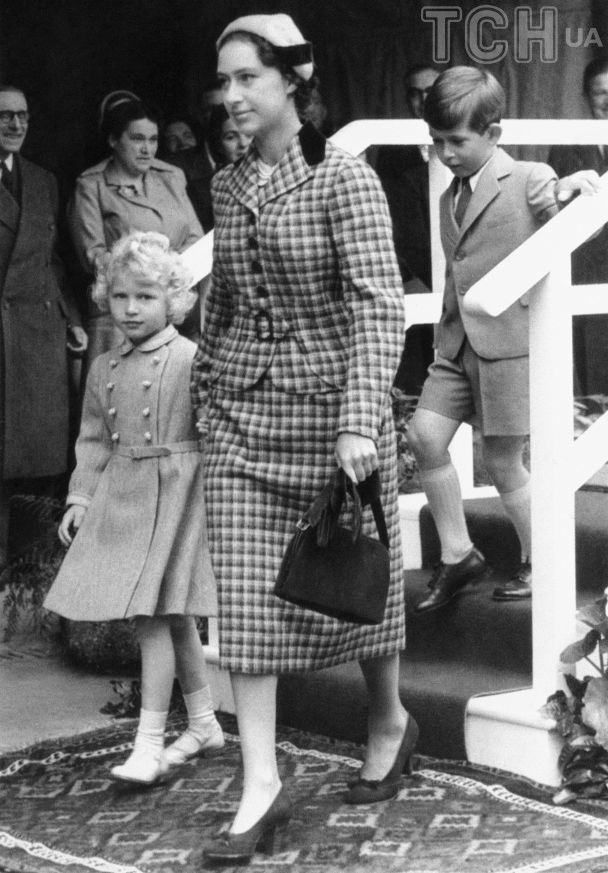 Принцеса Маргарет з племінниками принцесою Анною та принцом Чарльзом / © Associated Press