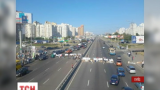 В Киеве водители прорывают баррикаду на проспекте Бажана