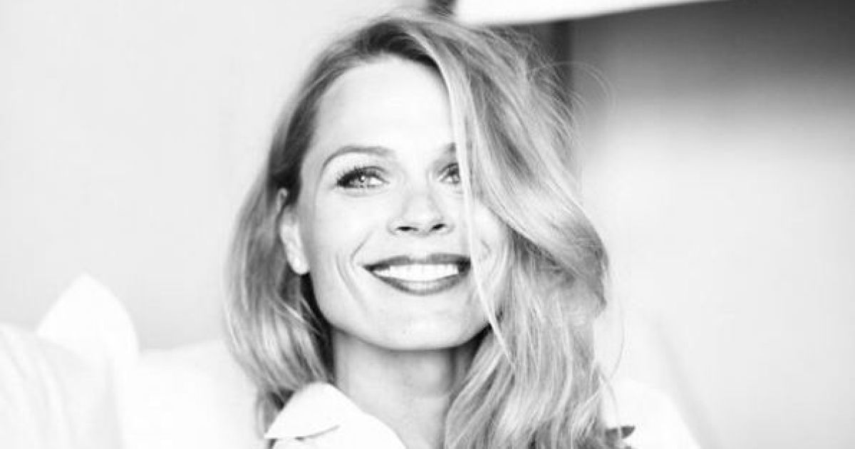 Молода мама Ольга Фреймут показала, як годує крихітну доньку грудьми