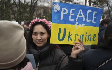 "Це феноменальна історія" - Подоляк про проукраїнські мітинги та настрої людей
