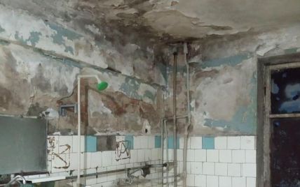 Плесень, сырость и полная антисанитария: в Сети показали шокирующие условия в общежитии в Запорожье