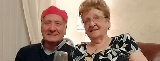 В Британии супруги прожили вместе 57 лет в браке и умерли из-за коронавируса