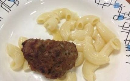 В Рязани ученика заставили извиняться за фото скудного школьного завтрака в соцсетях