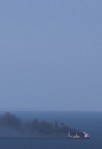 Атакованное торговое судно MV Golden Leo, на котором погибли граждане Индии