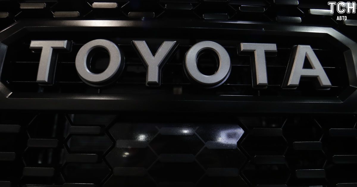 В Одессе изъяли контейнер с поддельными автозапчастями Toyota