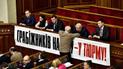Скандільні судьи пришли на заседание парламента