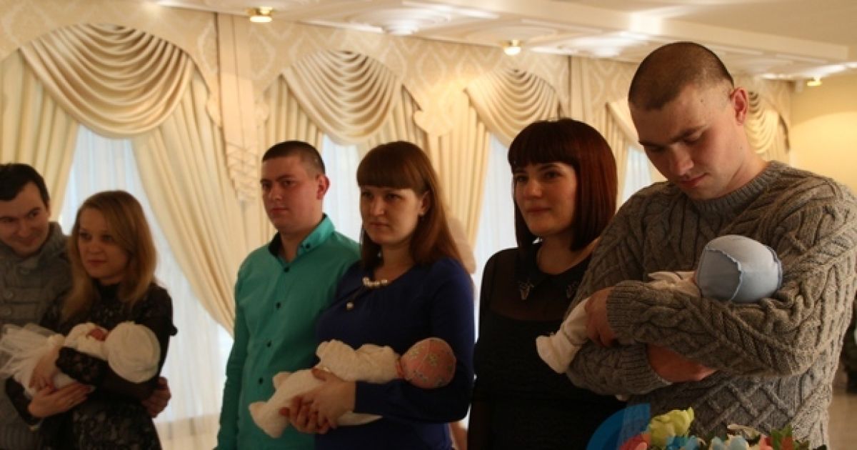 свідоцтво про народження лнр_6 / © Луганский информационный центр