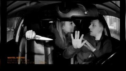 У Польщі жінка з ножем напала на таксиста-українця